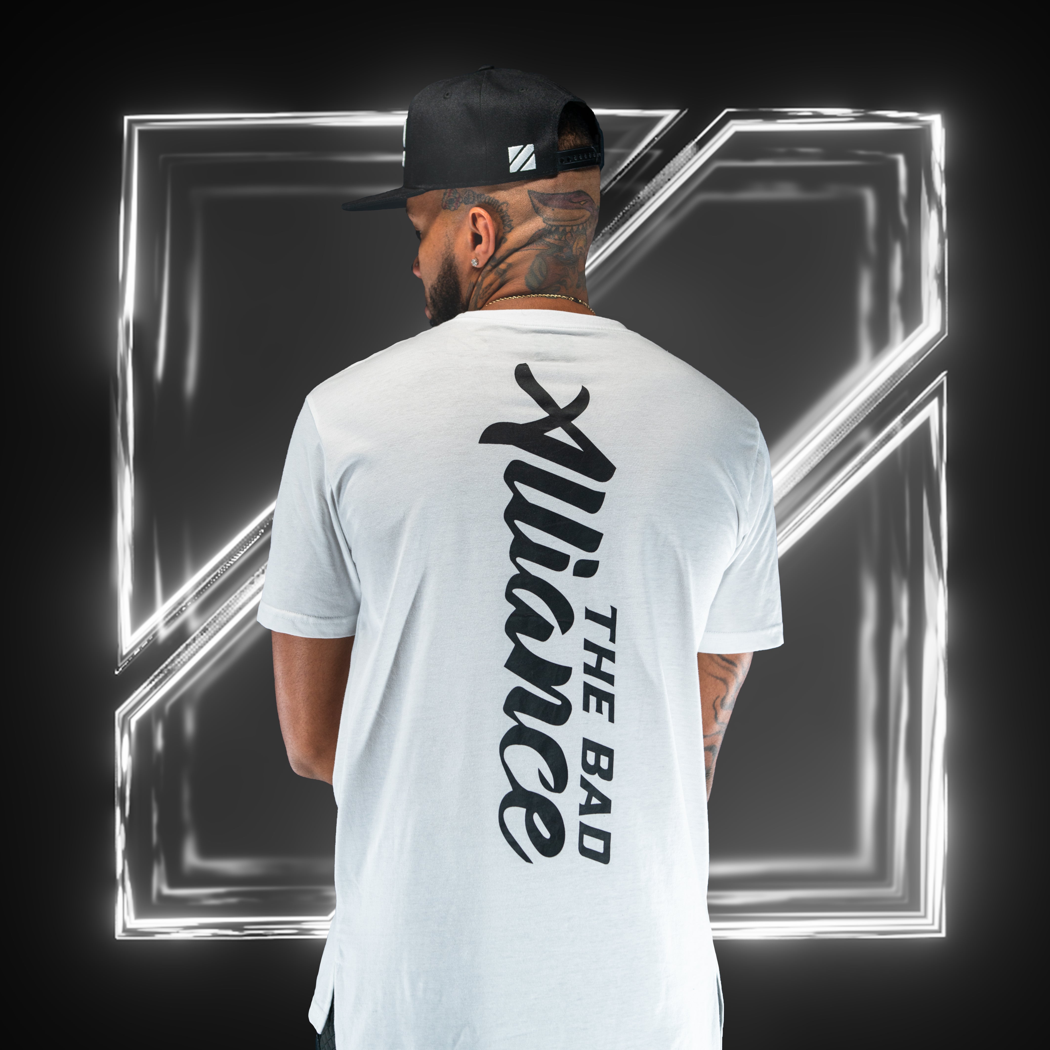 WHITE VERTICAL TEE