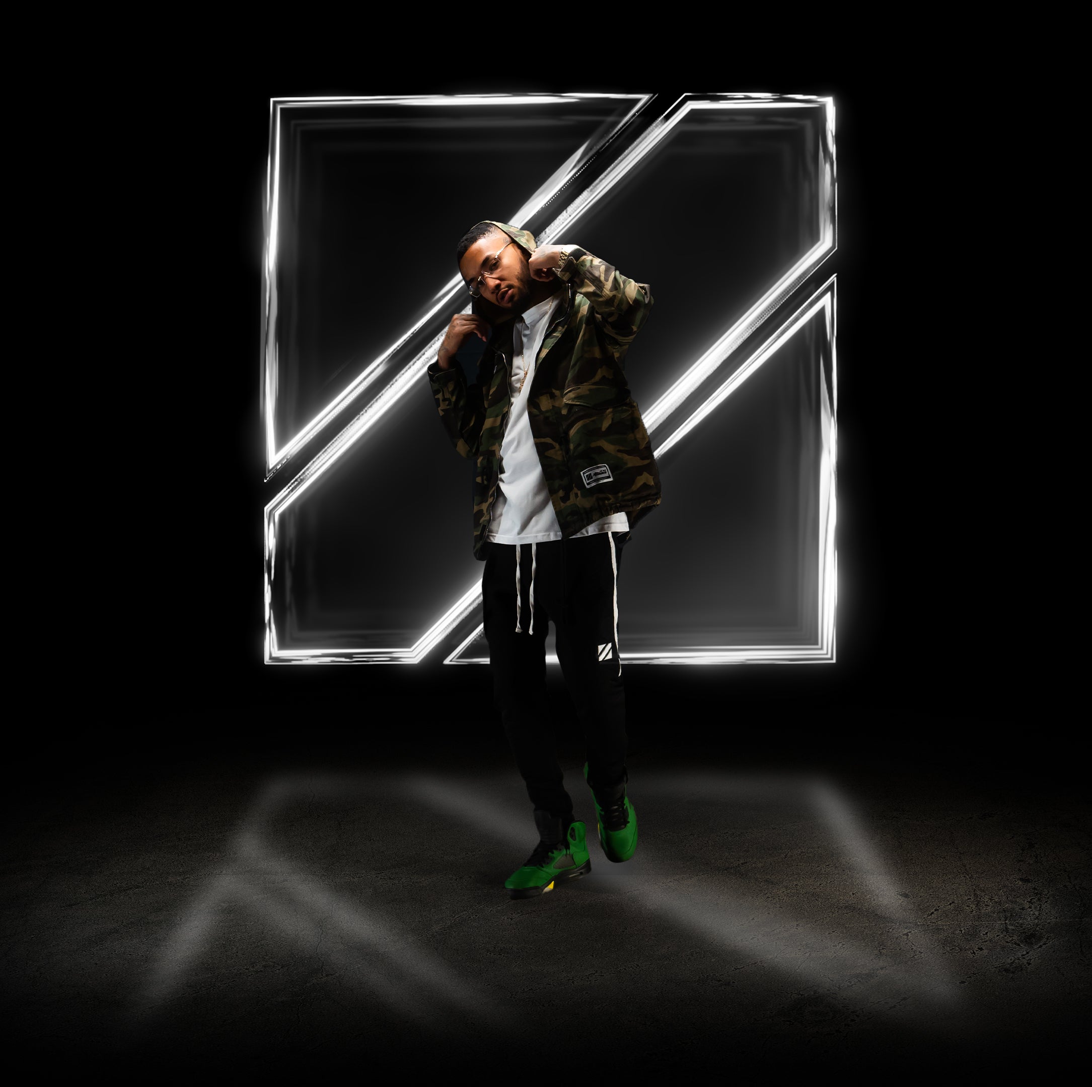 WHITE STRIPE QUILTED JOGGER