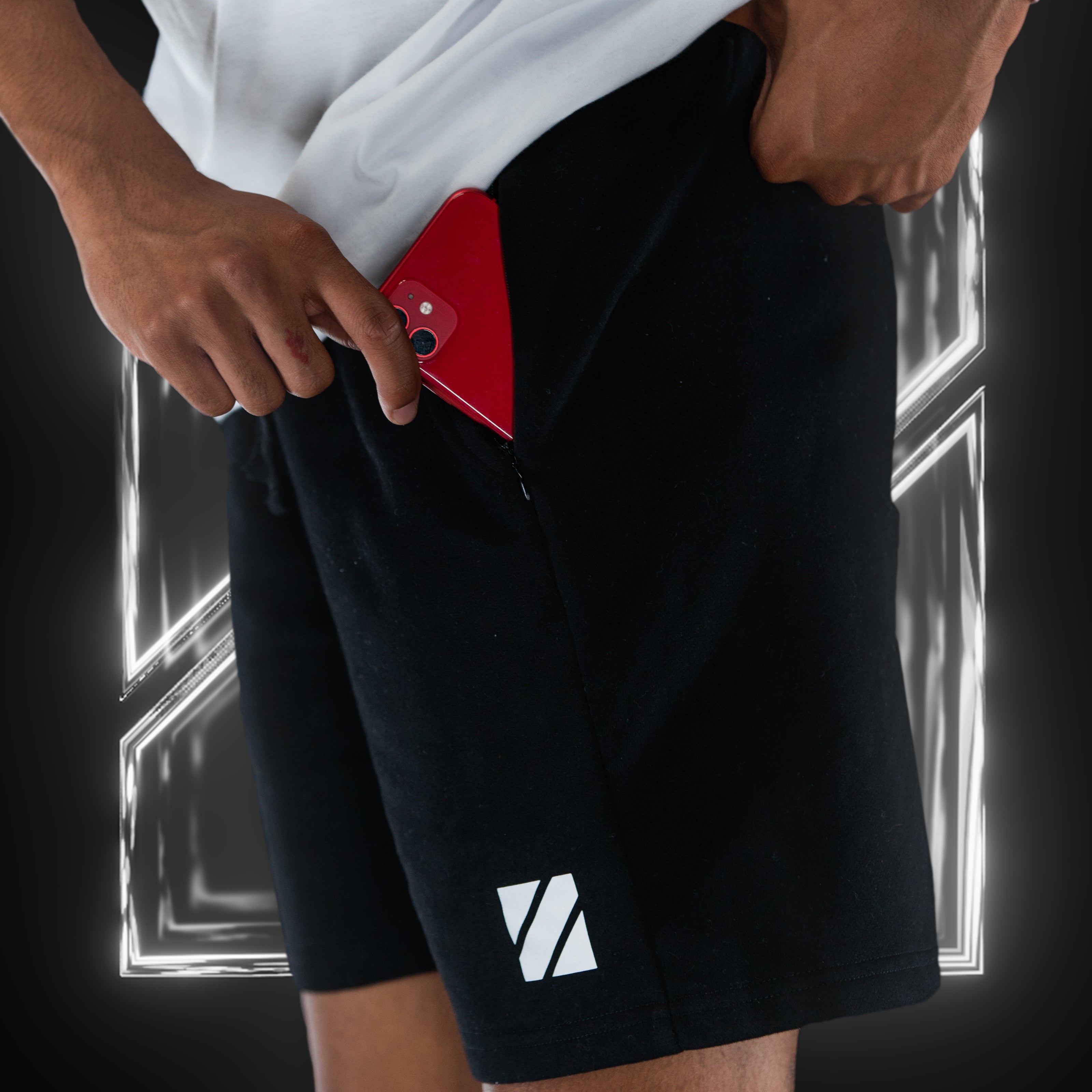 BLACK ESSENTIAL SHORTS