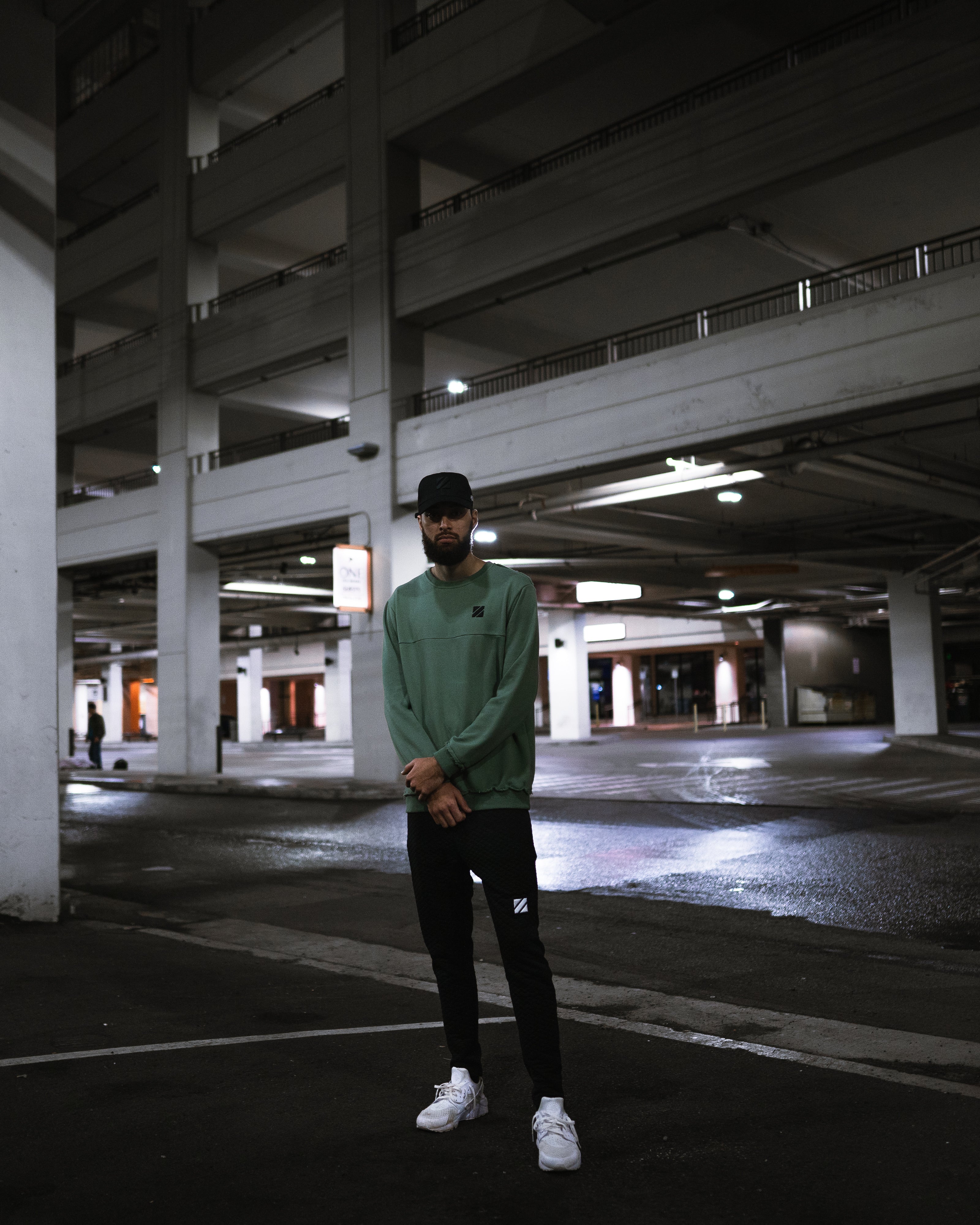 JADE DISTRESSED CREW NECK